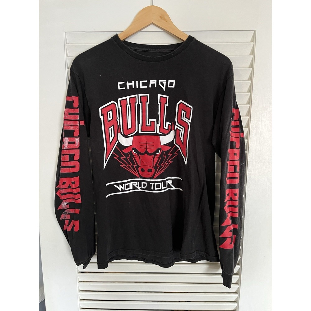 VTG Chicago Bulls World Tour NBA Long Sleeve‎ Tee - Jordan Pippin - Men's Medium